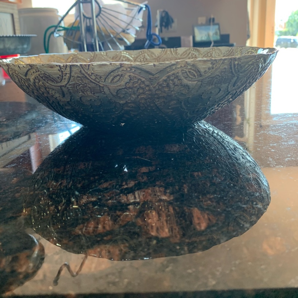 Metal decor bowl